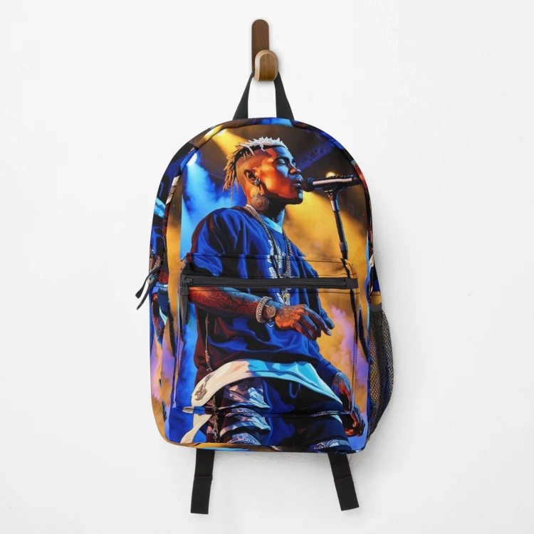 ur,backpack_front,wide_portrait (9)