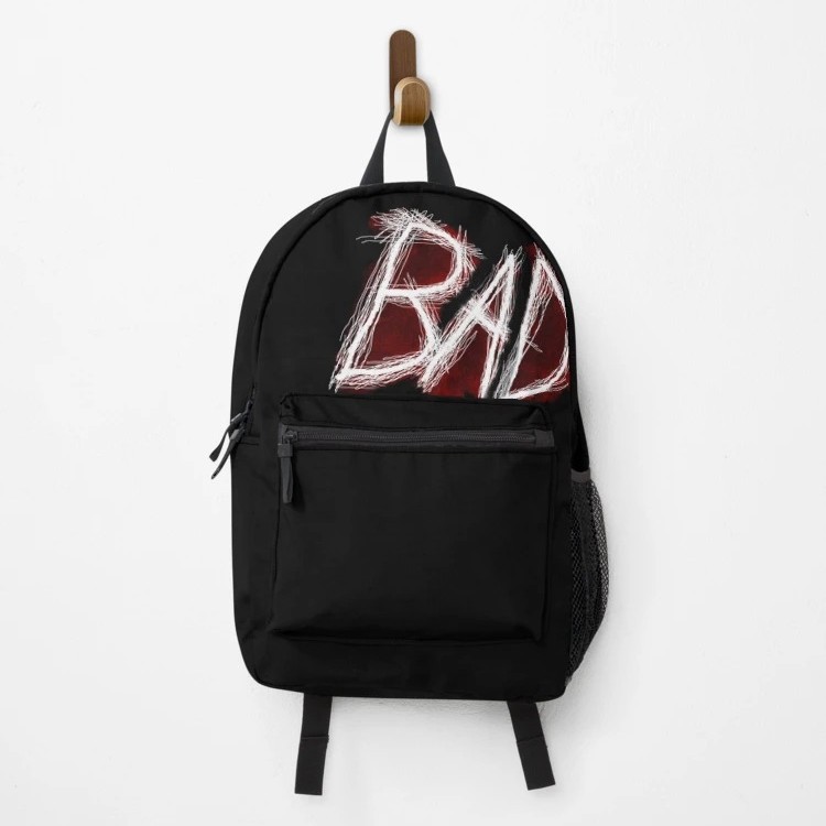 ur,backpack_front,wide_portrait